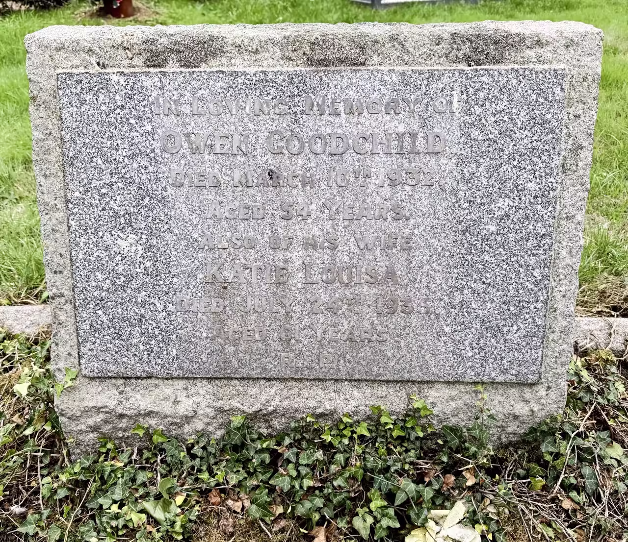 Headstone, kerbs & vase